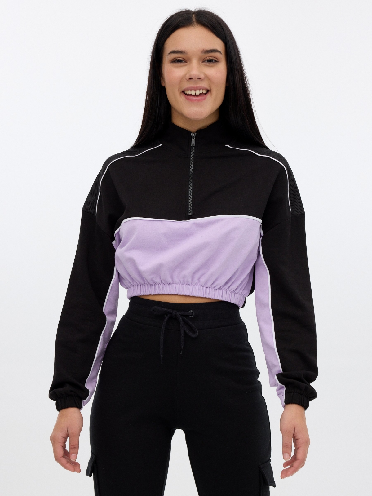 Cropped sweatshirt with zip black middle front view