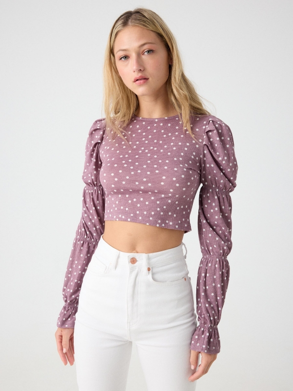 T-shirt estampada com mangas franzidas lilás vista meia frontal