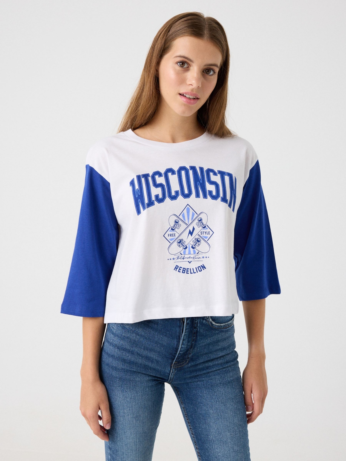 T-shirt com estampa de Wisconsin índigo vista meia frontal