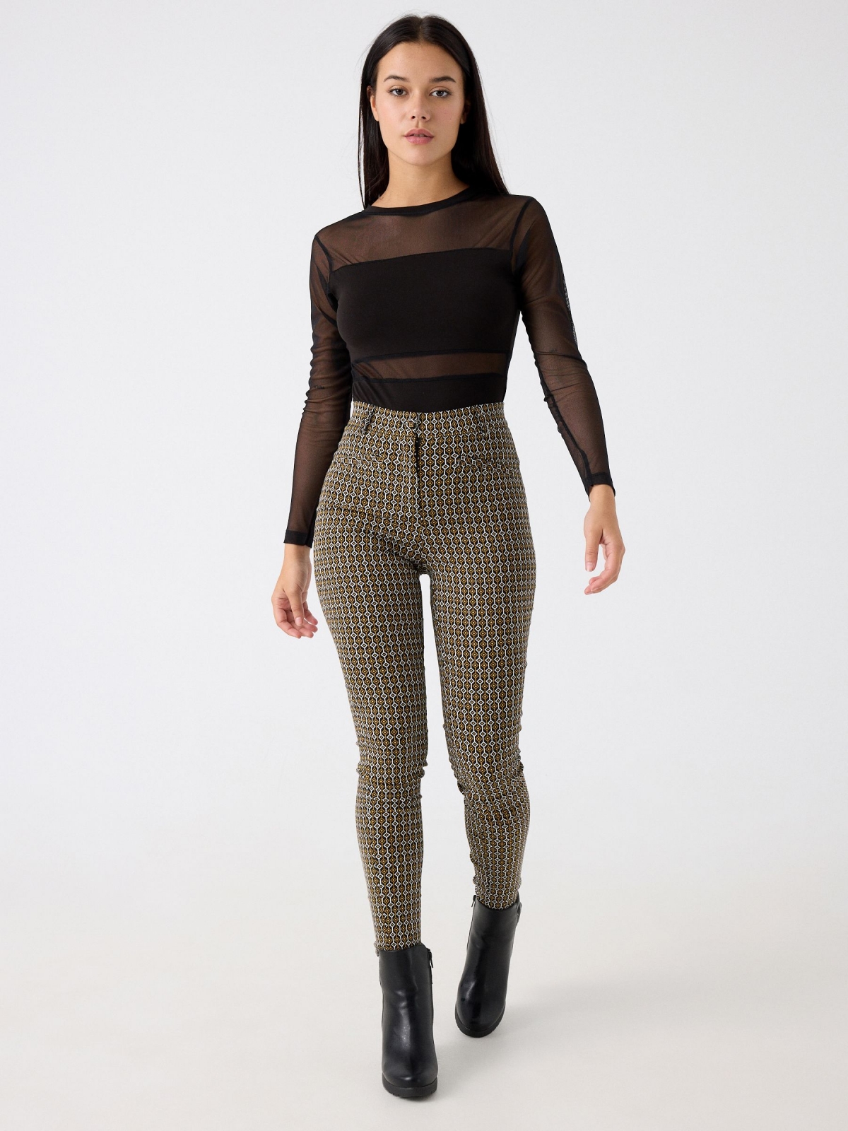 High-waist checkered leggings raw front view