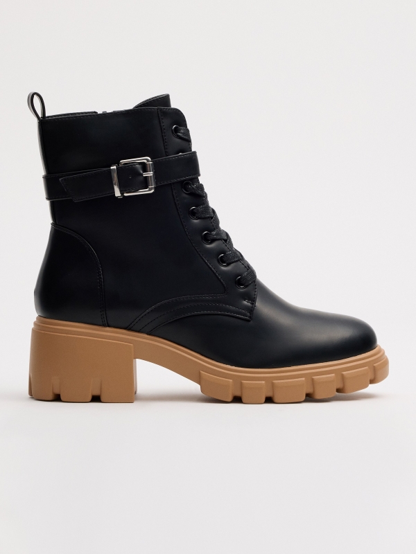 Combined sole boot black