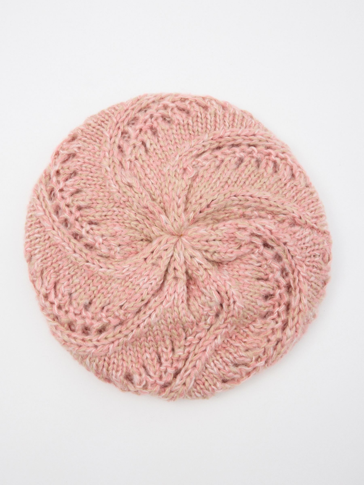 Coarse yarn beret in pink tones