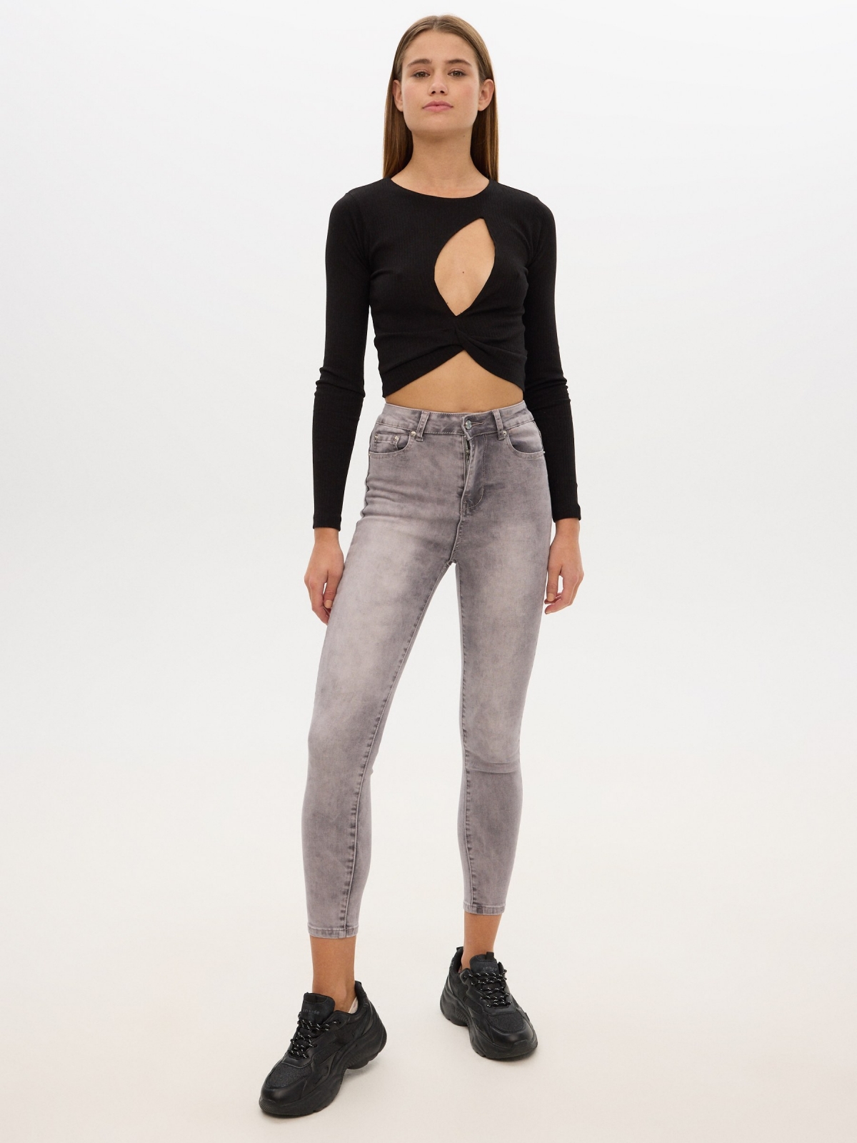 Jeans skinny high rise cinza claro vista geral frontal