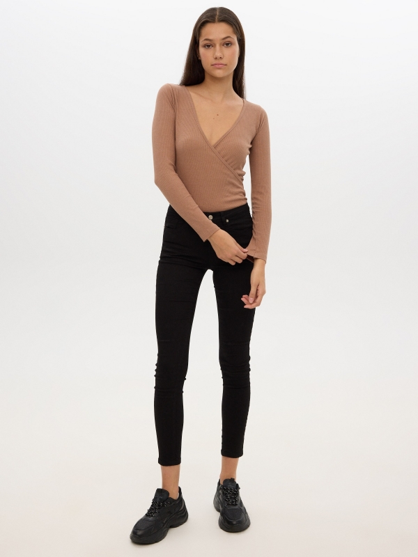 Mid rise skinny jeans black front view