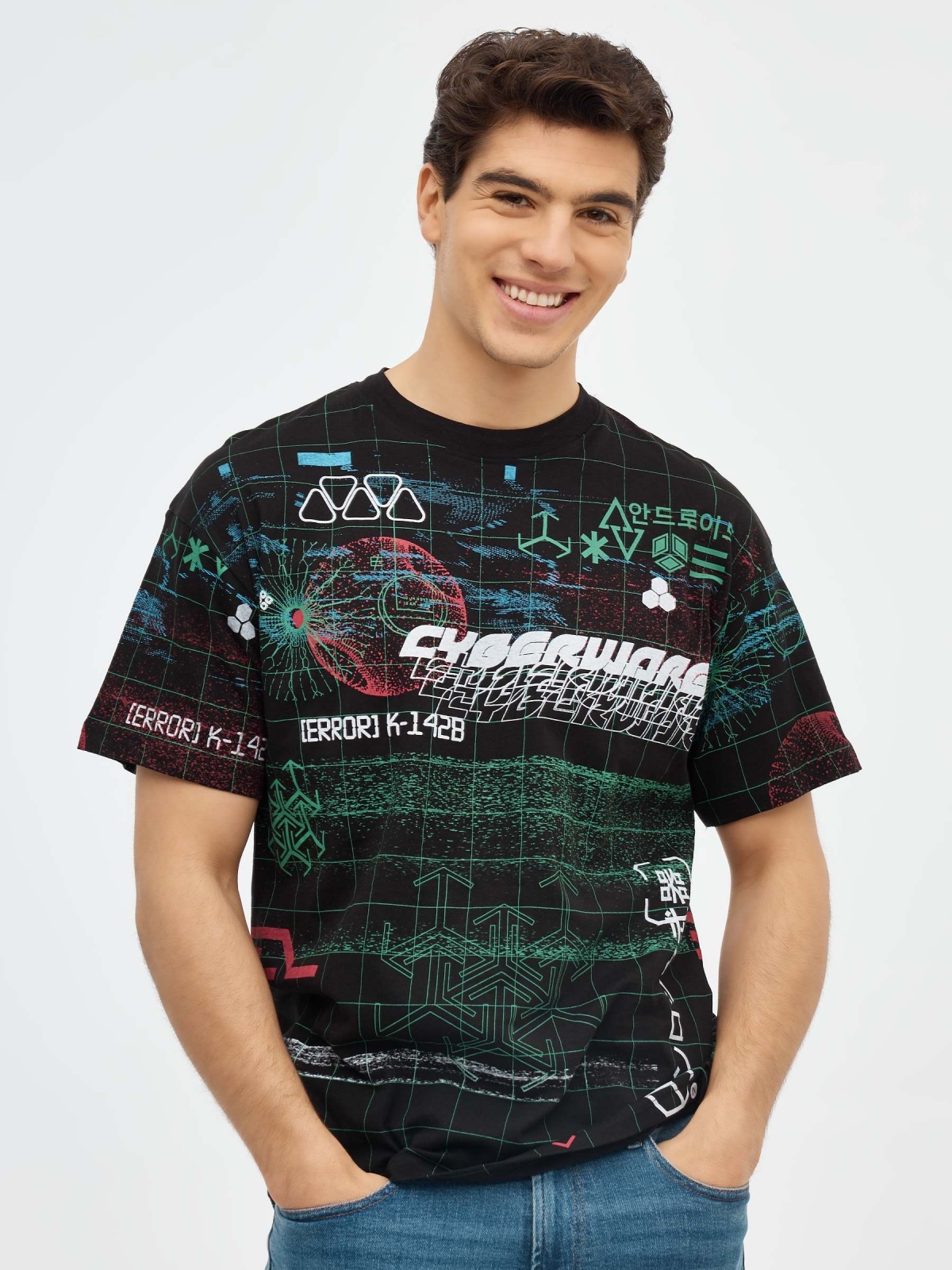 Cyber print T-shirt black middle front view