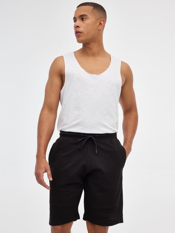 Sporty jogger bermuda shorts black middle front view