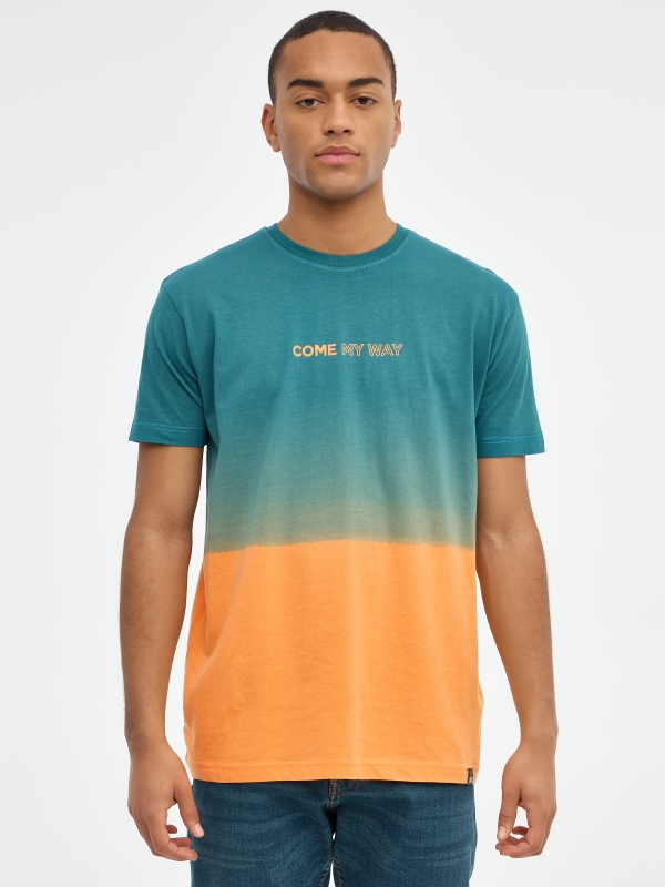 T-shirt de impressão gradiente esmeralda vista meia frontal