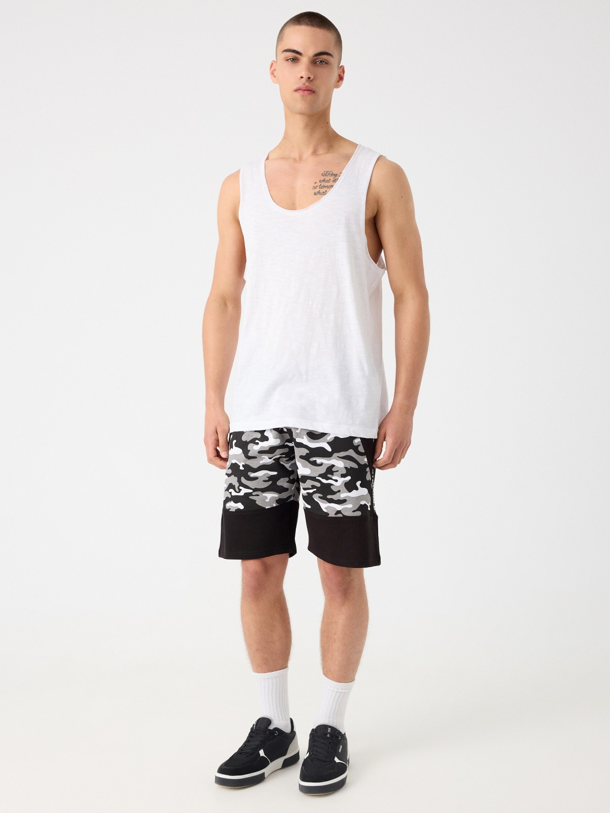 Camouflage combined jogger shorts black front view