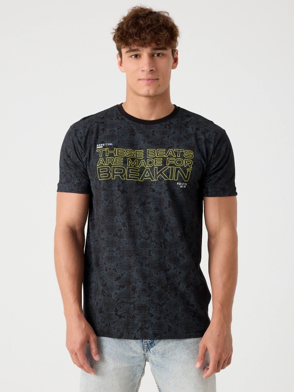 Snake print t-shirt black middle front view