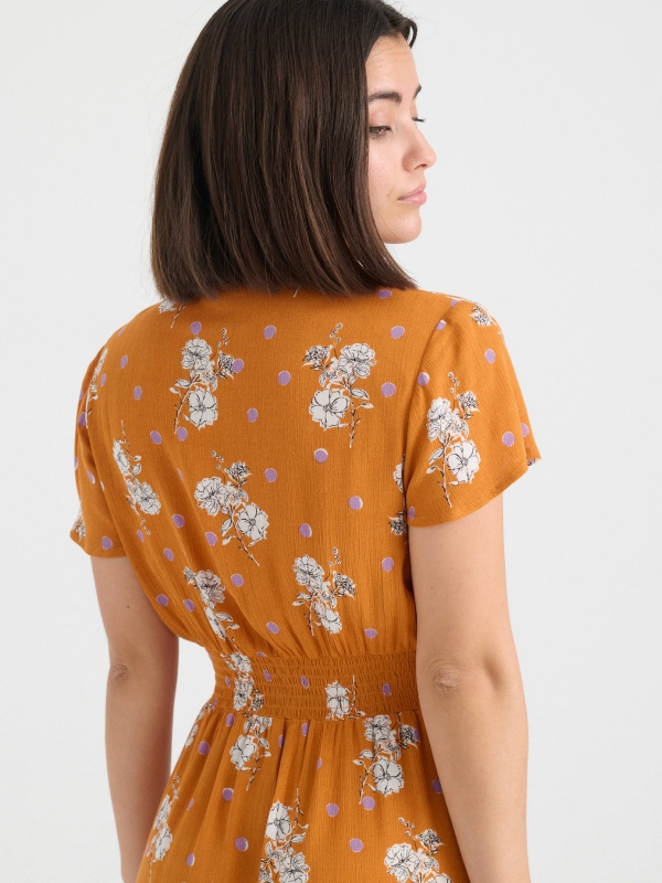 Vestido floral cintura elástica laranja vista detalhe
