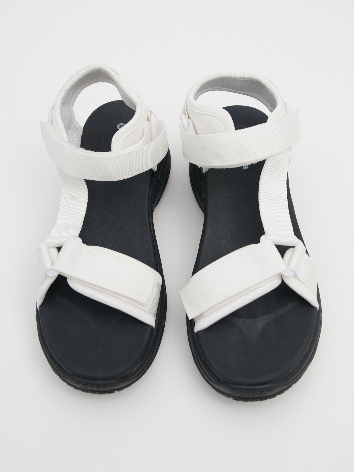 Sandalia deportiva bicolor blanco vista cenital