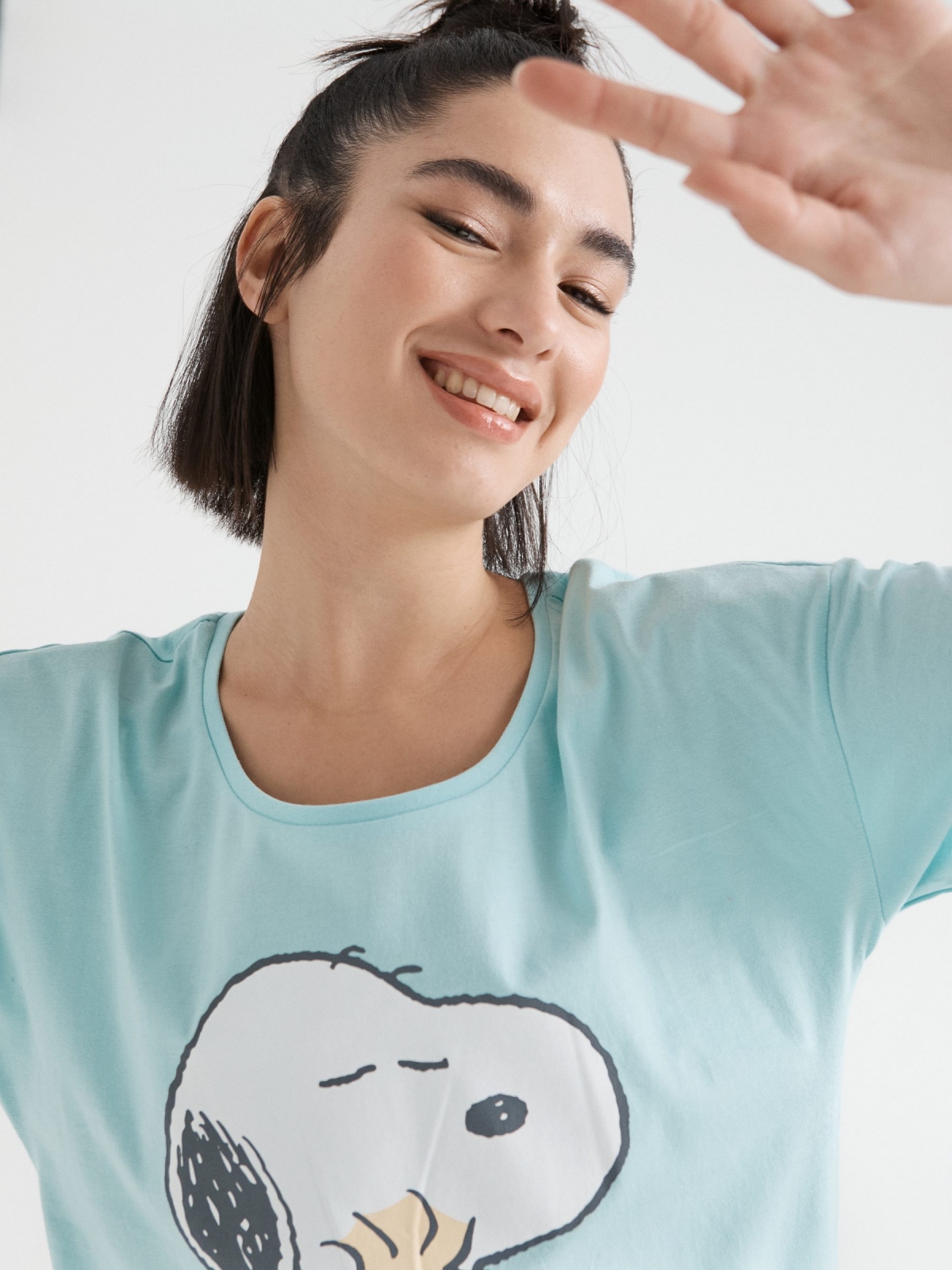Pijama curto Snoopy azul claro vista detalhe