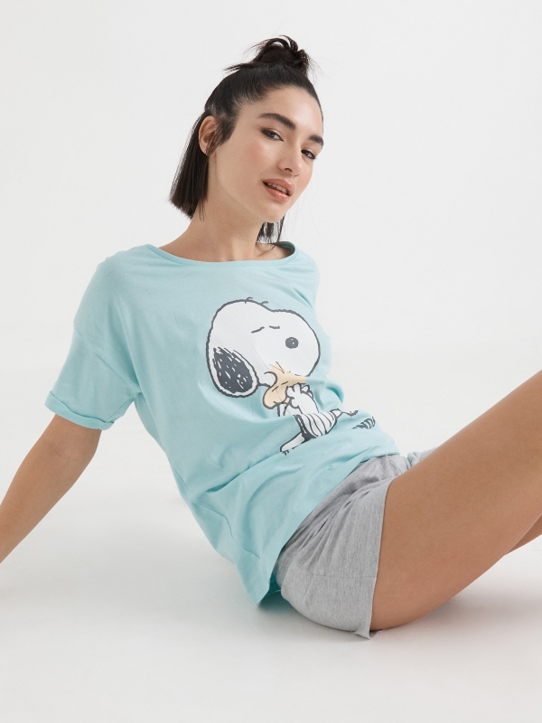 Pijama curto Snoopy azul claro vista detalhe