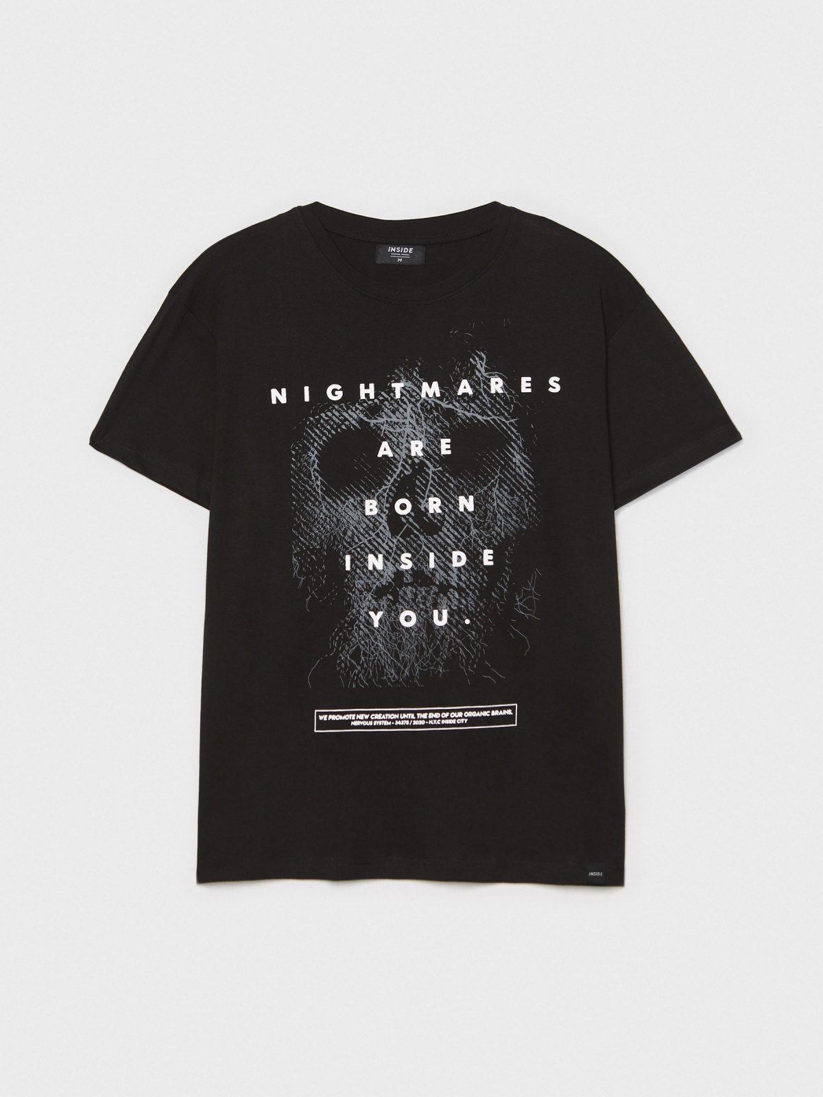  T-shirt com texto contrastante preto