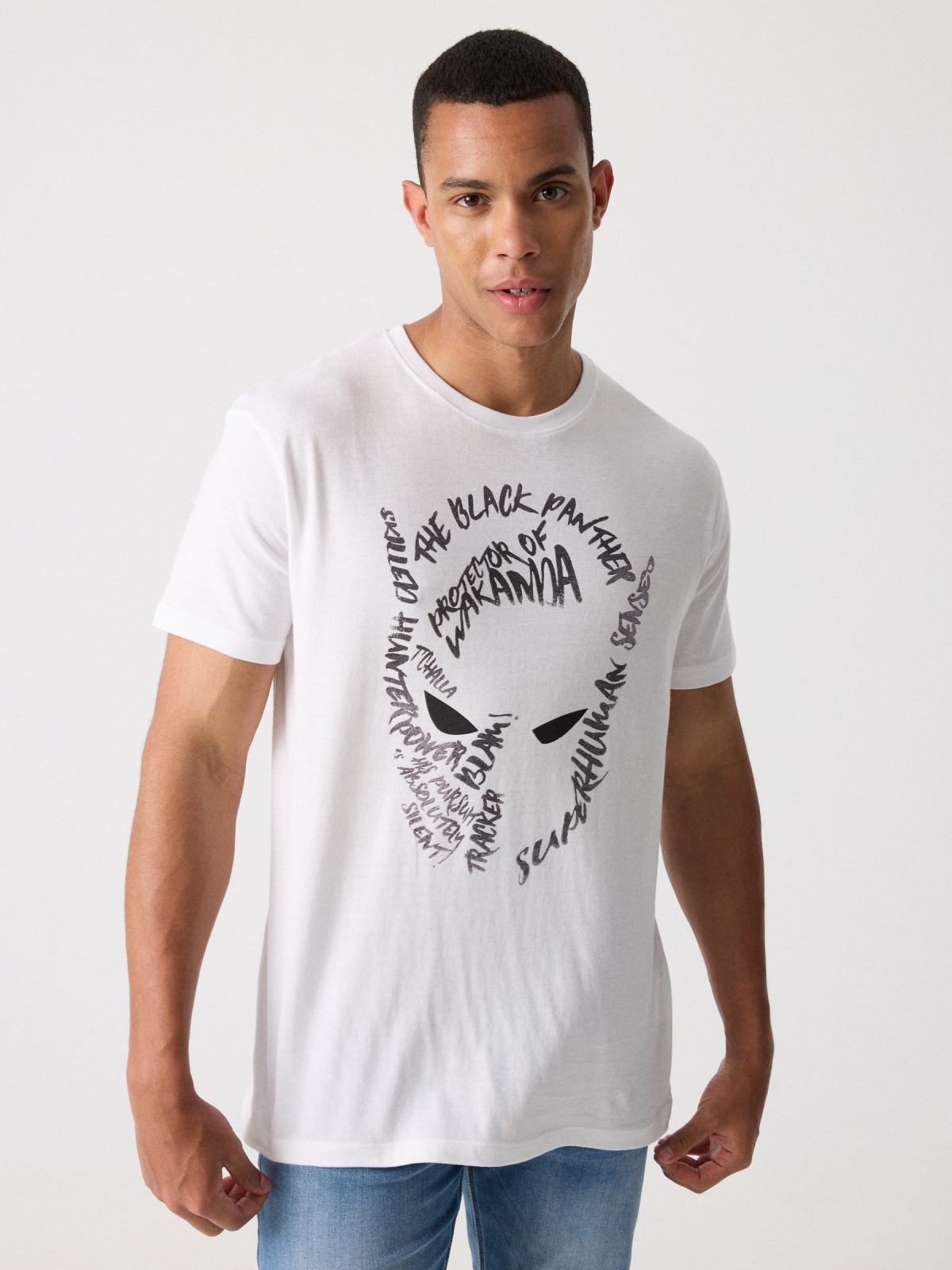T-shirt com estampa pantera negra branco vista meia frontal