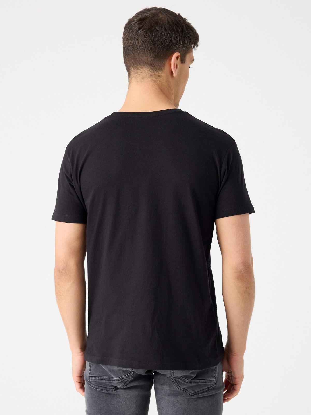 T-shirt com estampa Morbius preto vista meia traseira