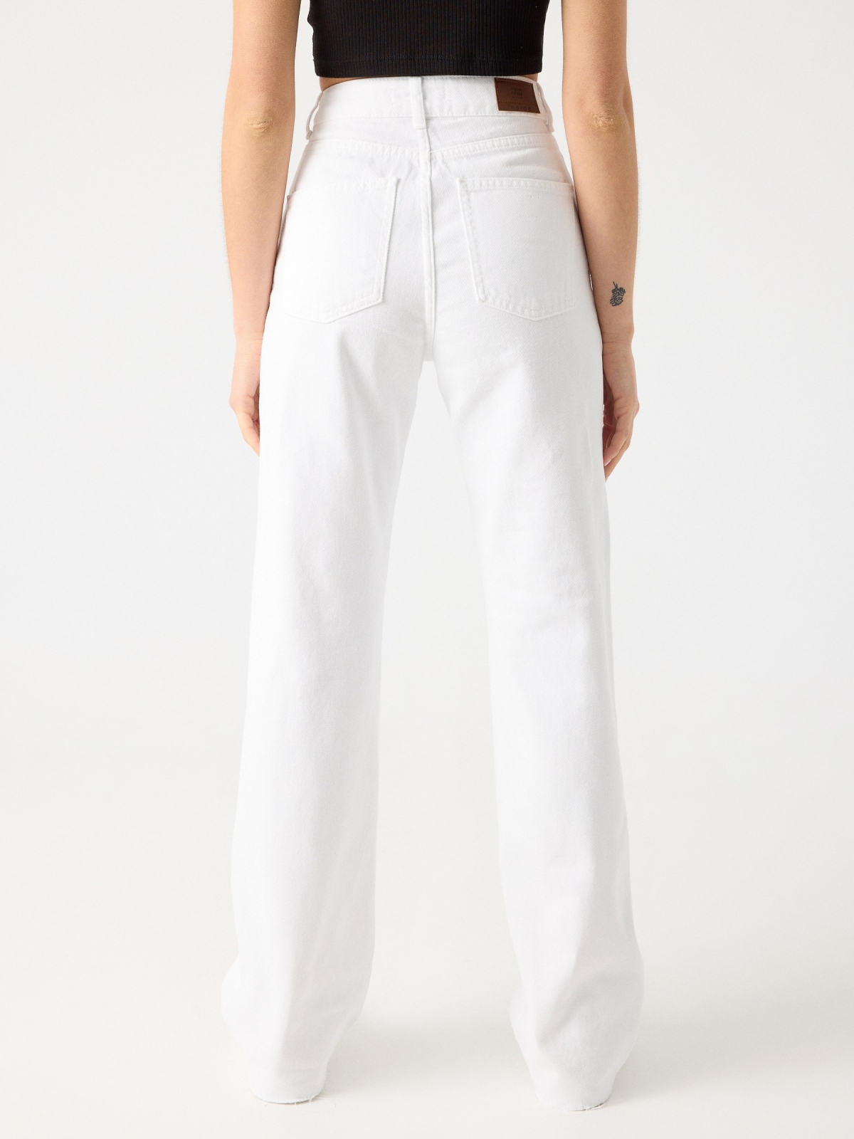 Jeans wide leg cinco bolsillos blanco vista media trasera