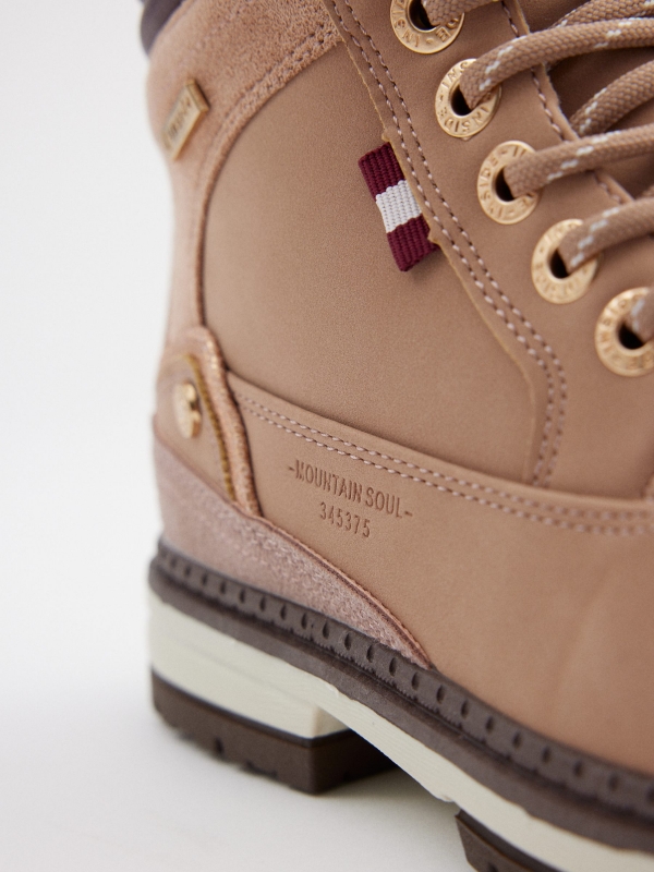 Camel mountain style boot pink detail view