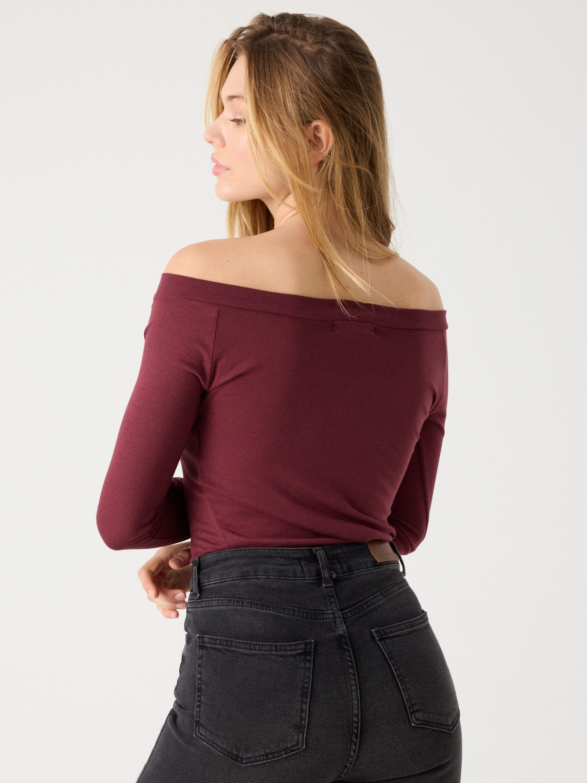 T-shirt with print burgundy middle back view