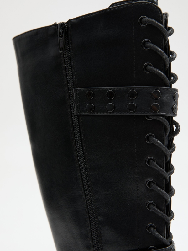 High boots with laces and platform black
