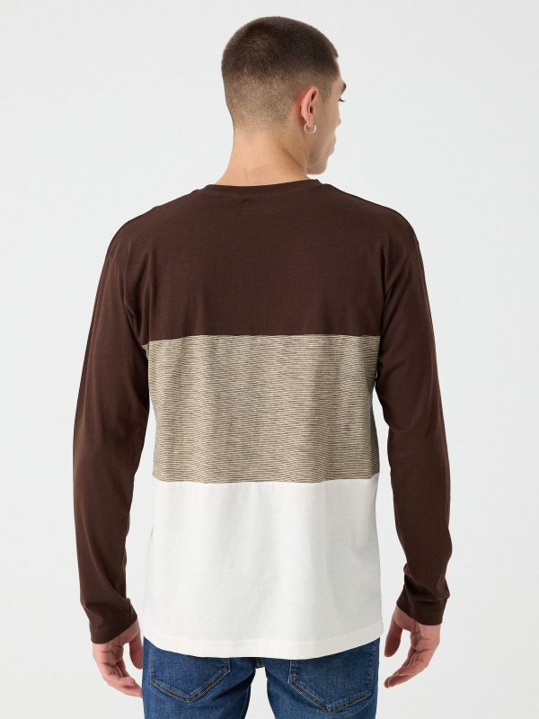 Combined textures T-shirt chocolate middle back view