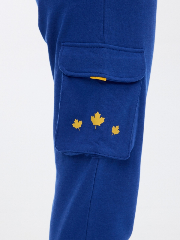 Jogger pants indigo blue detail view