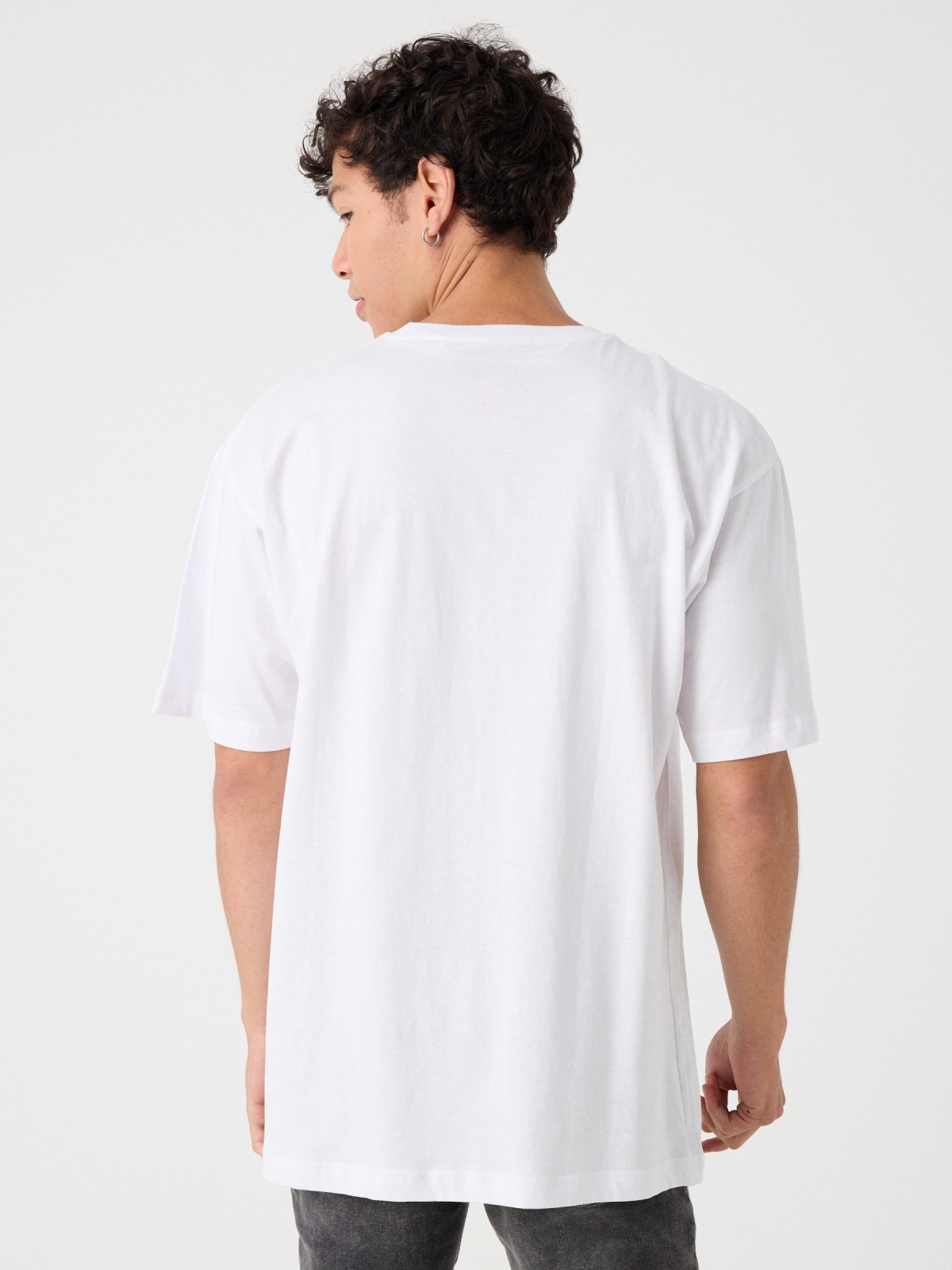 Printed white t-shirt white middle back view