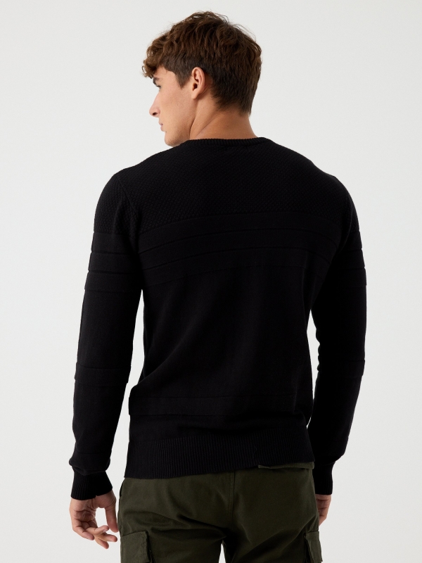 Suéter básico de textura com listras preto vista meia traseira