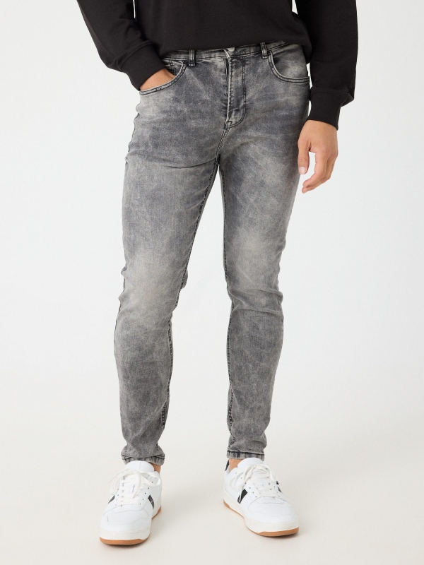 Carrot jeans grey middle front view
