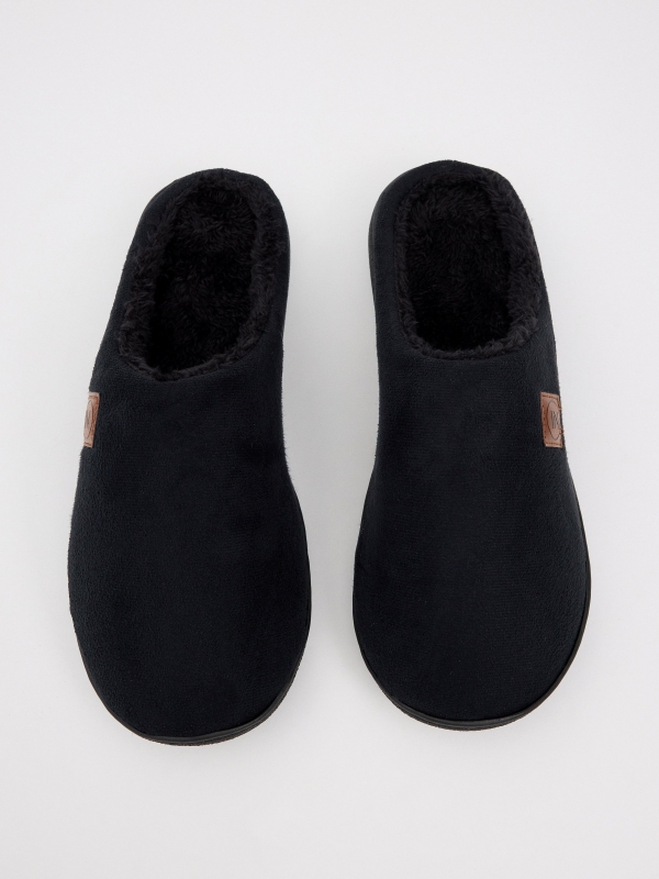 Zapatillas de casa negra negro primer plano