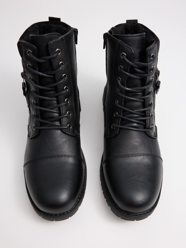 Black boot with zipper detail black zenithal view