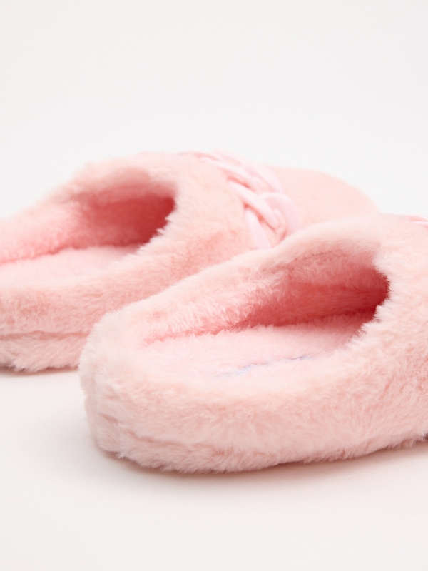 Zapatillas de casa rosas rosa primer plano