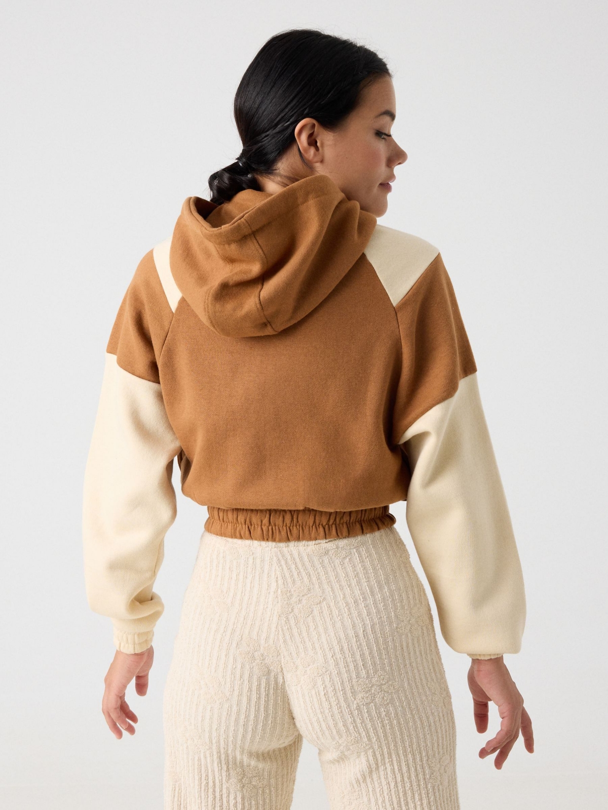 Zip-up printed sweatshirt brown middle back view