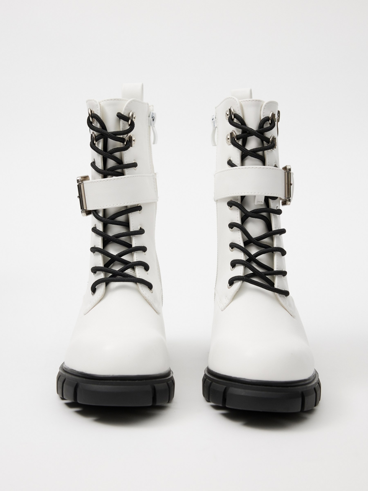 White ankle boot with buckle white zenithal view