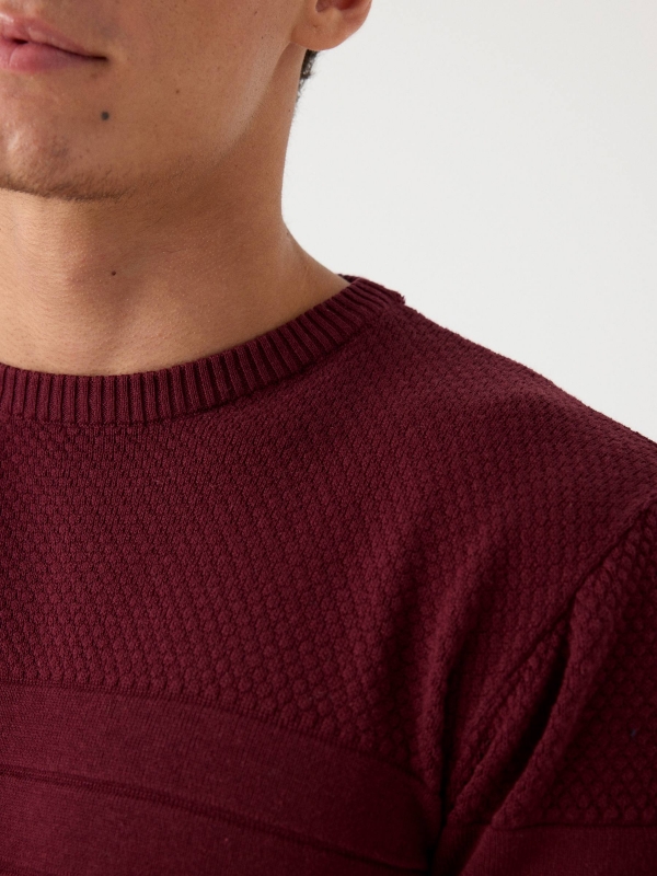 Basic striped texture sweater garnet detail view