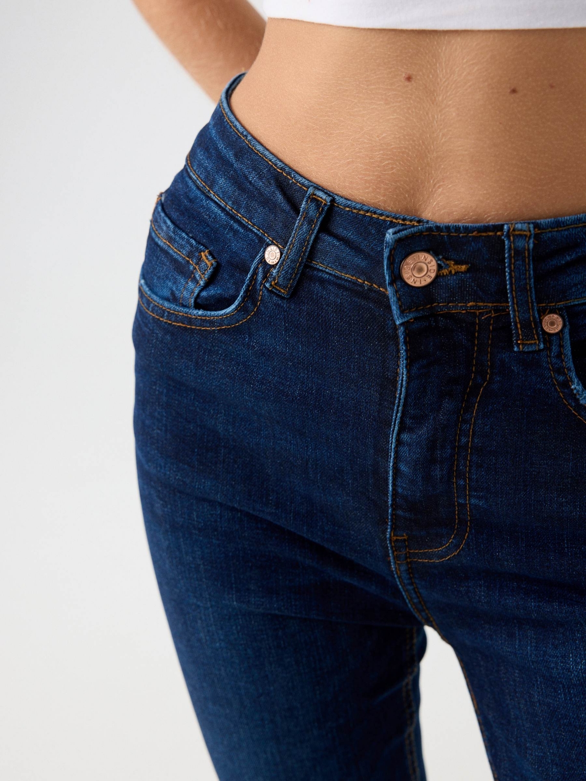 Blue high waisted skinny jeans blue detail view