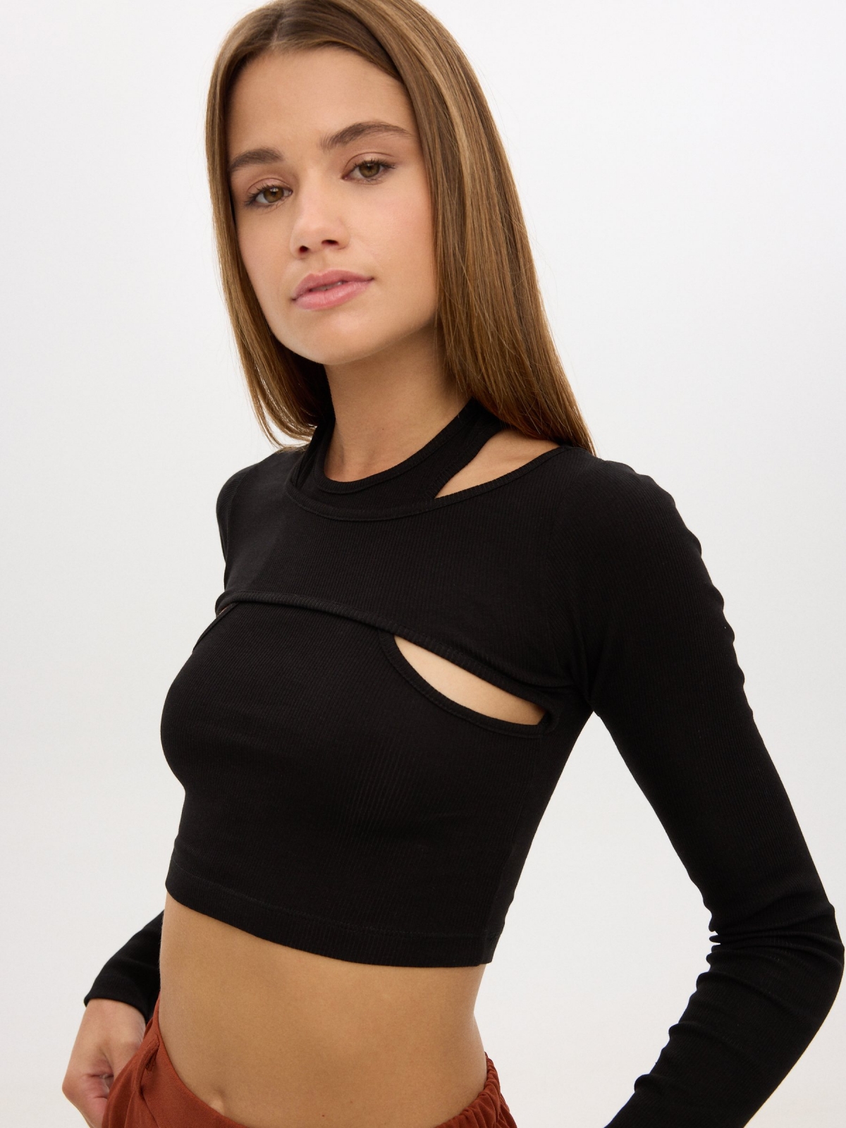 Ribbed cut out t-shirt black detail view