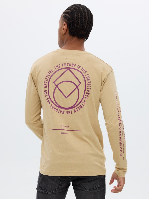 T-shirt impressa minimalista areia vista meia traseira