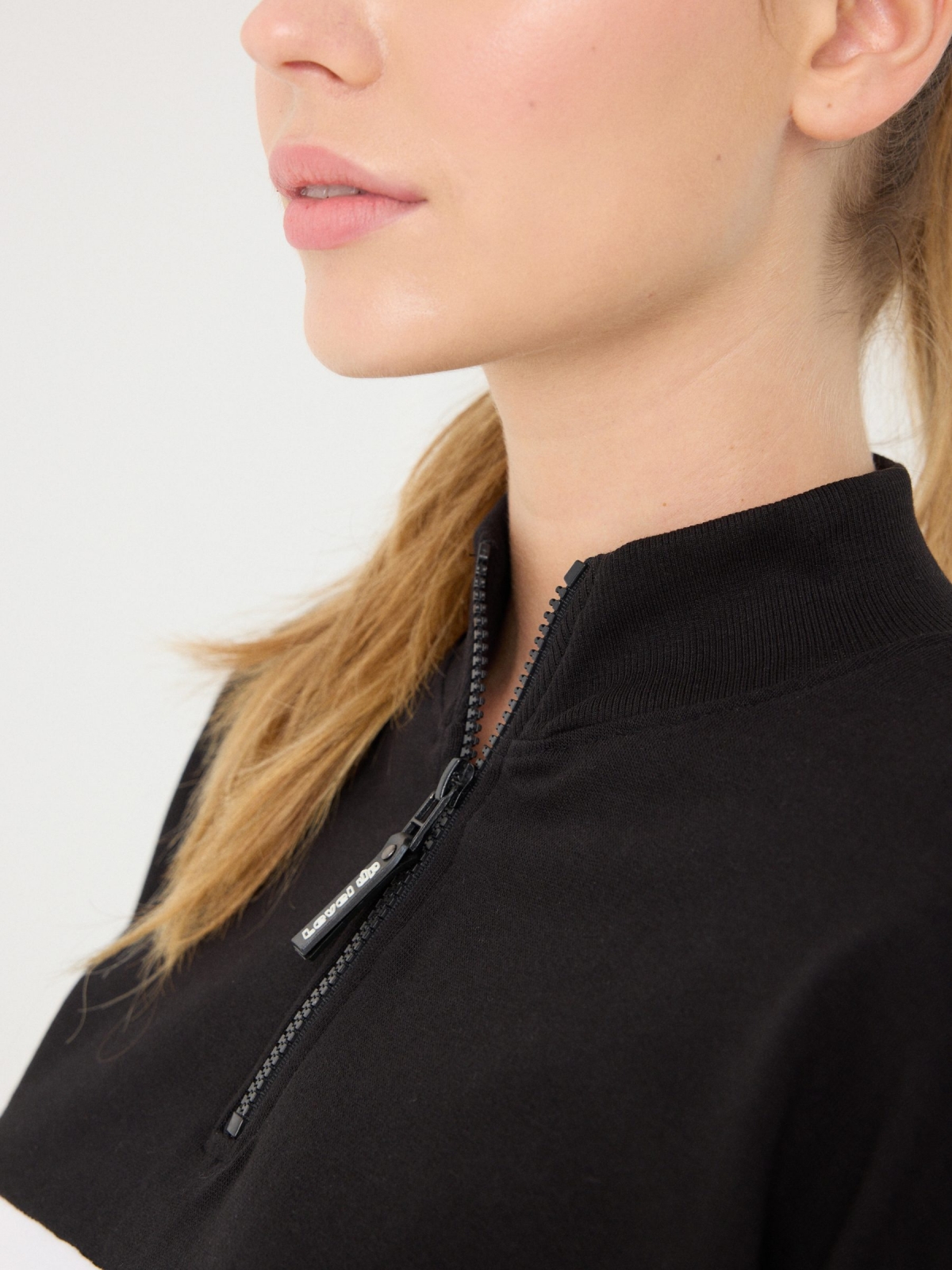 Cropped sweatshirt with zip black detail view