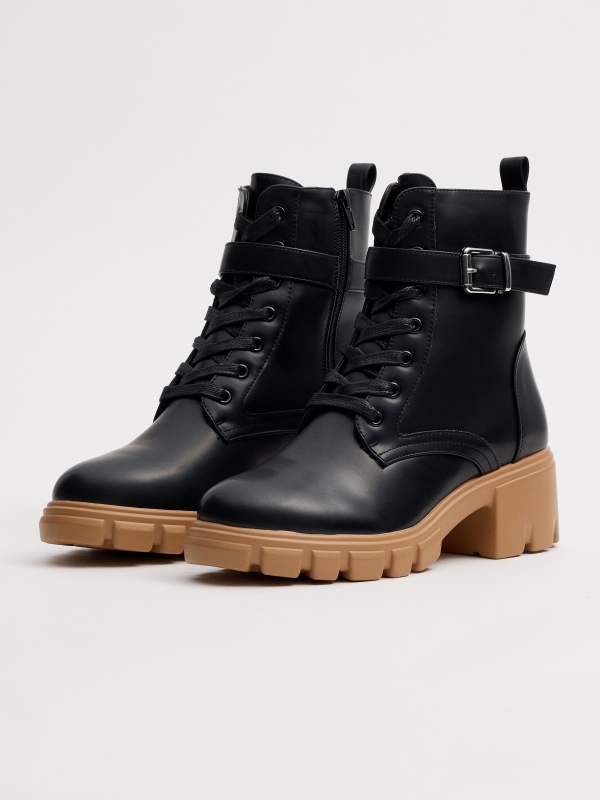 Combined sole boot black 45º front view
