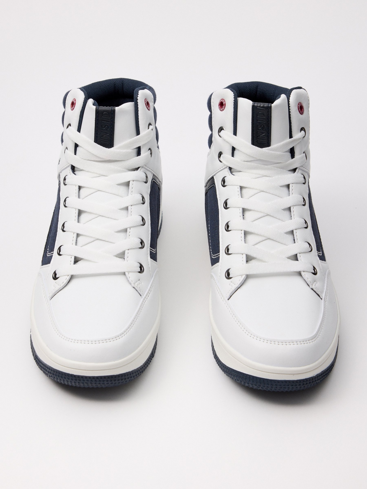 Denim sports boot zenithal view