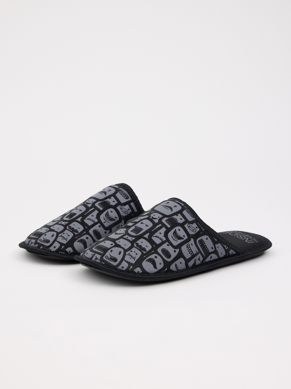Printed slippers black middle back view