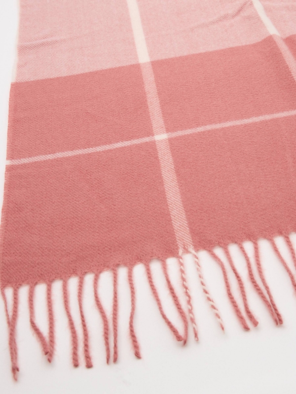 Scarf with white line pink close-up view