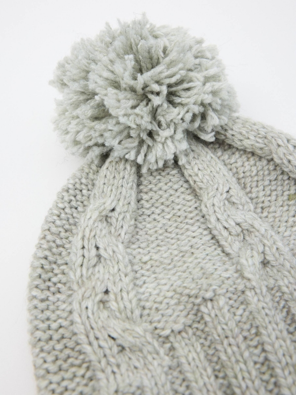 Grey braided hat middle 45º front view