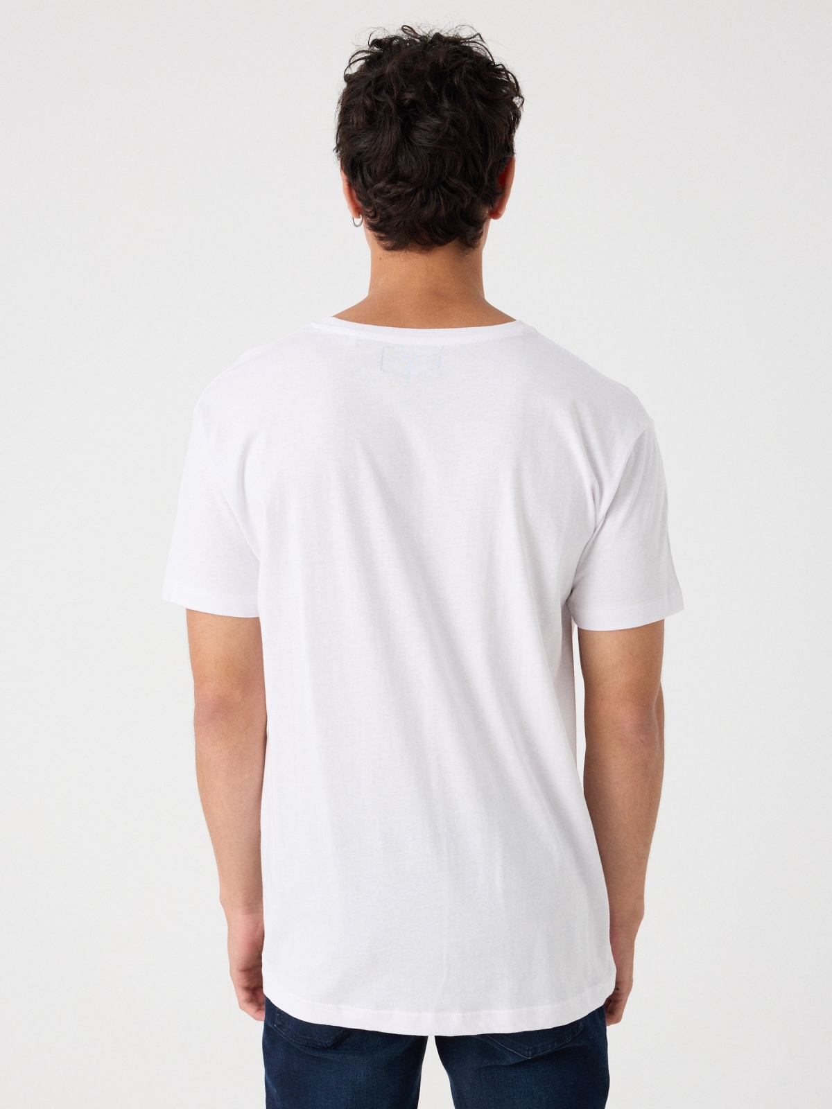 T-shirt caveira pintada branco vista meia traseira