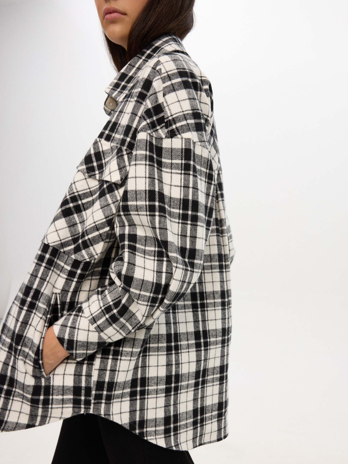 Checked overshirt with pockets black detail view