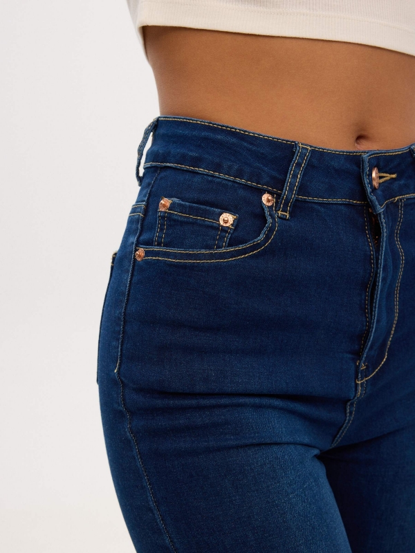 Jeans skinny high rise azul vista detalhe