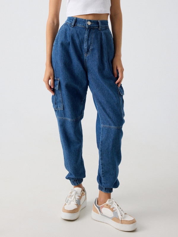 Jeans cargo slouchy azul vista media frontal