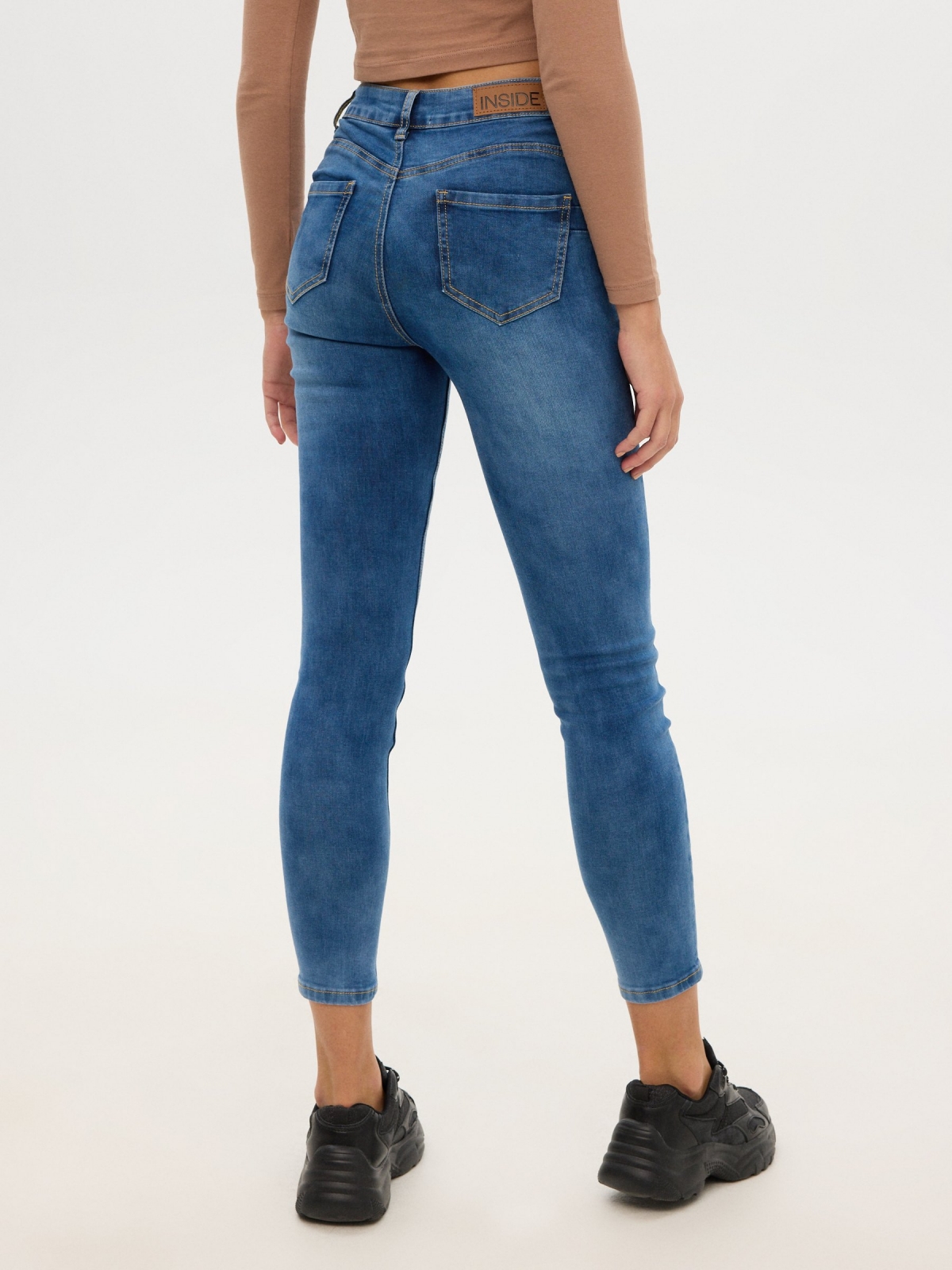 Jeans skinny push-up azul azul vista meia traseira