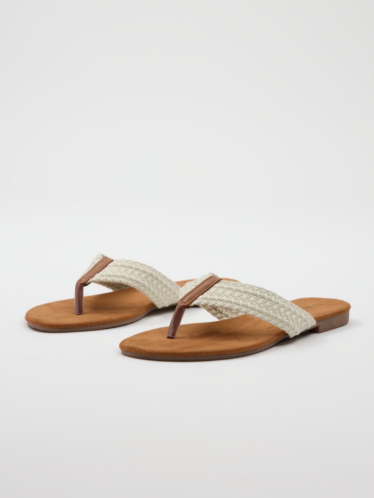 Thong sandal off white 45º front view